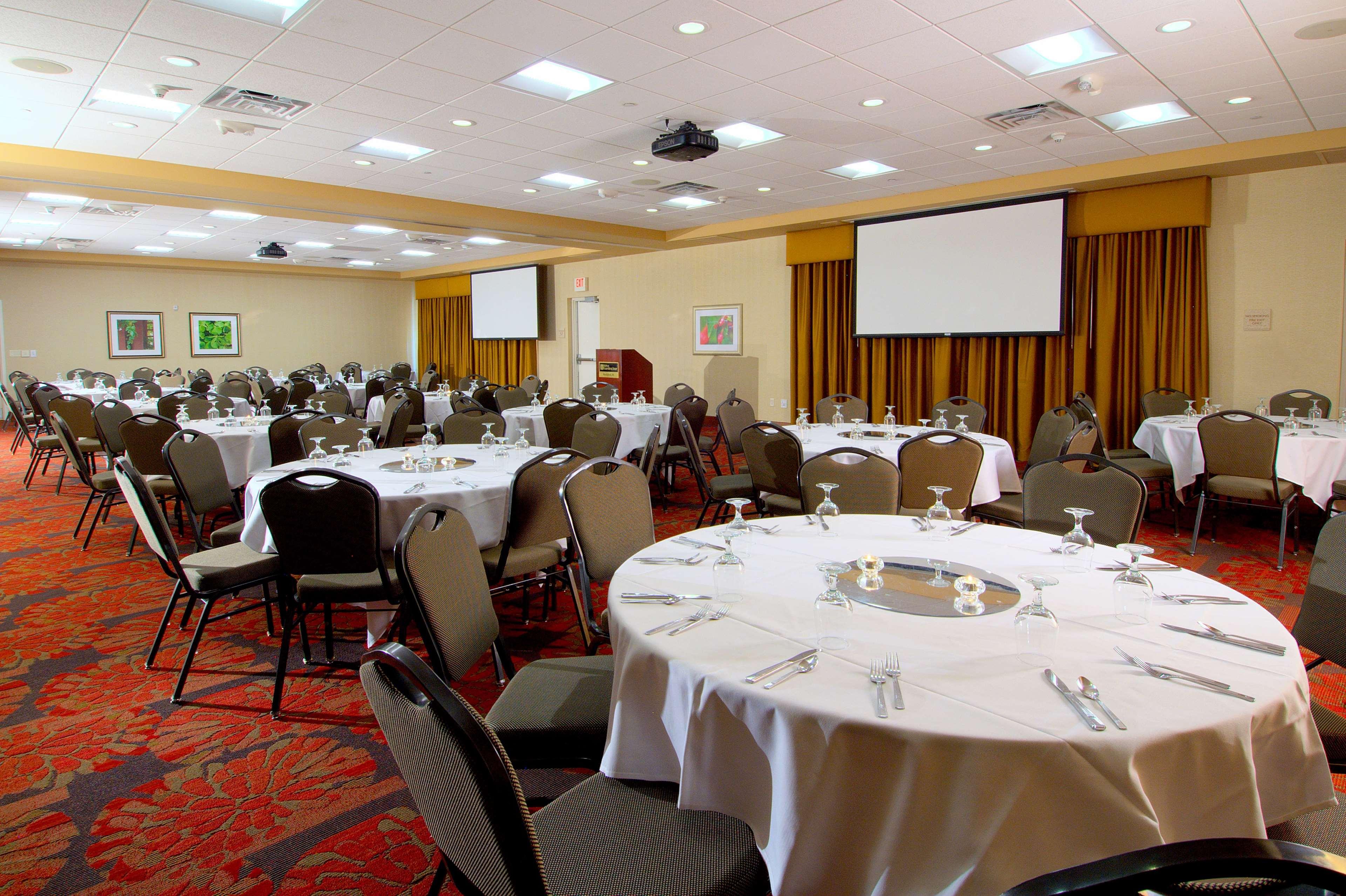 Hilton Garden Inn Rockford Ngoại thất bức ảnh