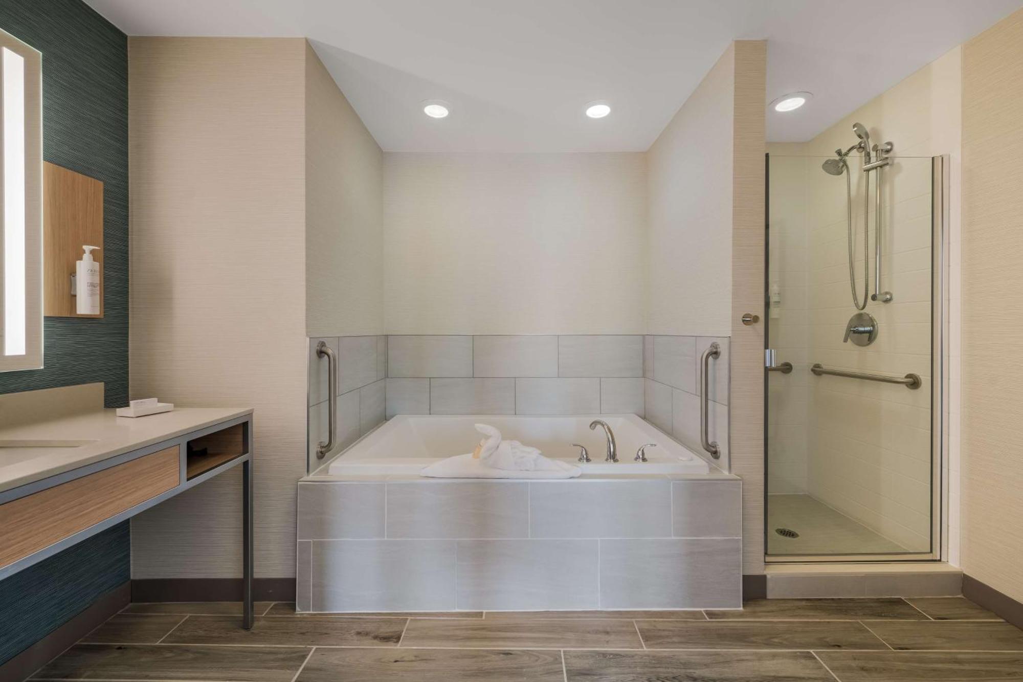 Hilton Garden Inn Rockford Ngoại thất bức ảnh
