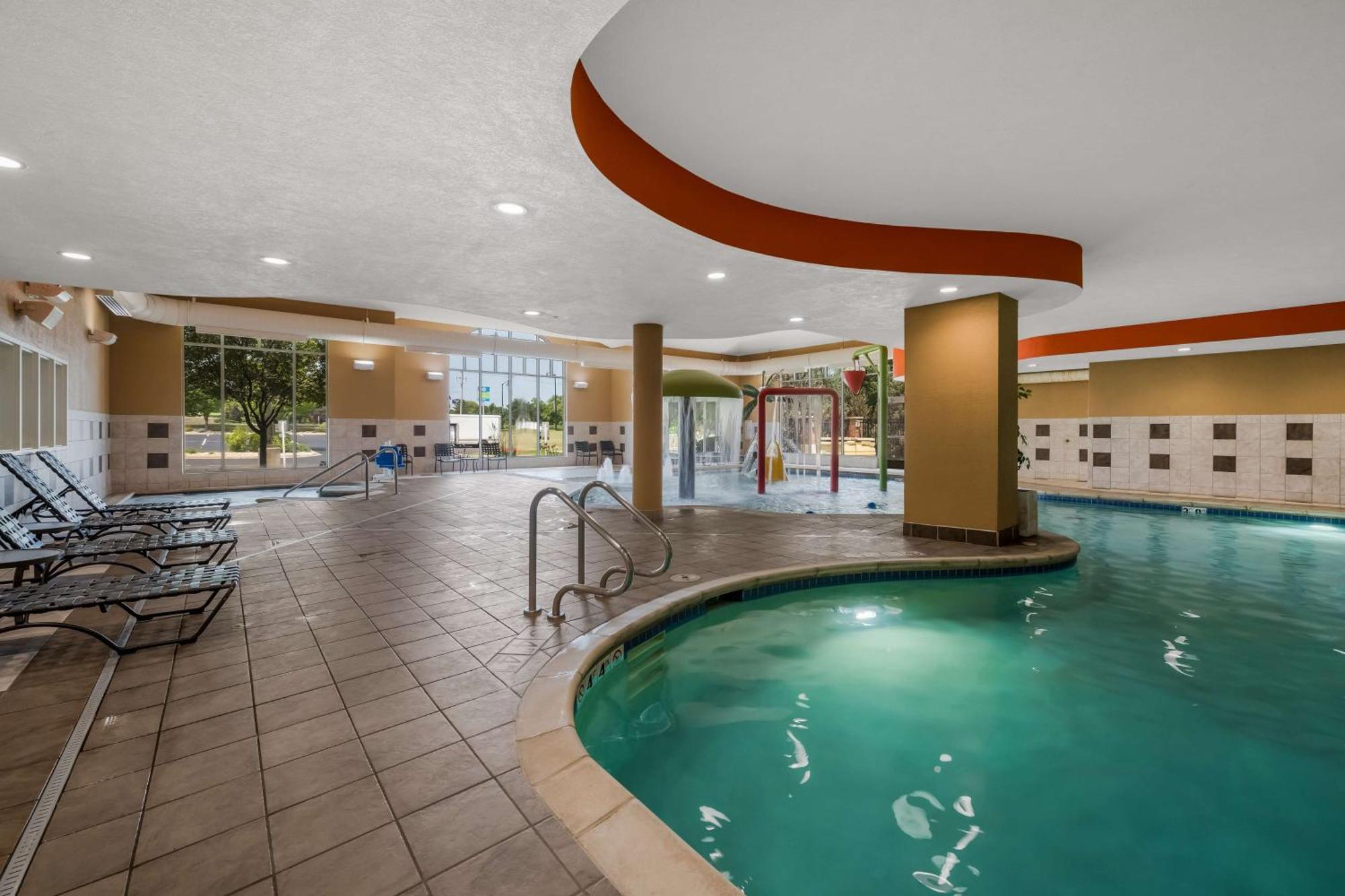 Hilton Garden Inn Rockford Ngoại thất bức ảnh